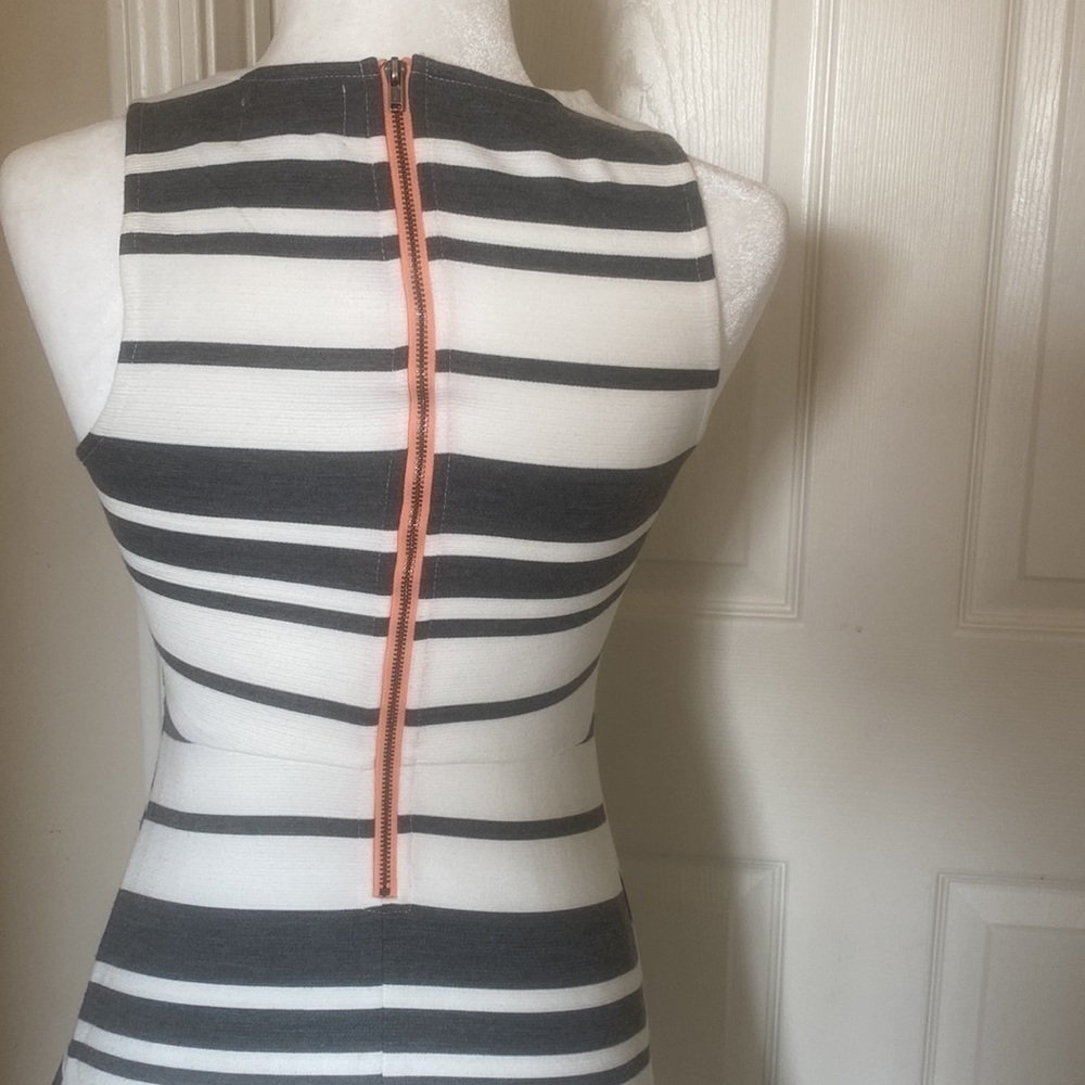 Olive & Oak Striped Dress - Picture 3 of 3